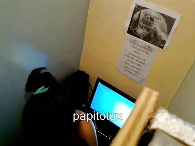 সেস ক্যাপেলা পিকাচু موقع سكس اجنبي مترجم পোশাকে একজন শৃঙ্গাকার পুরুষকে চুদছে